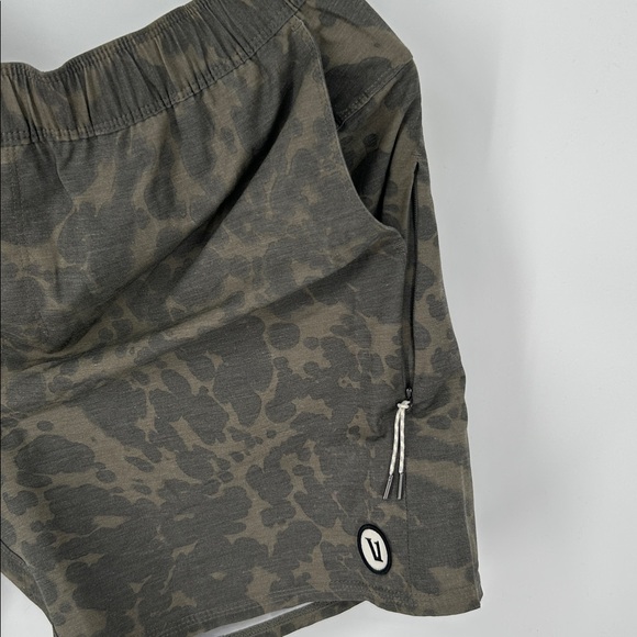 Vuori Men’s Camo Athletic Shorts Olive Green Size L Performance Lined - Picture 5 of 12
